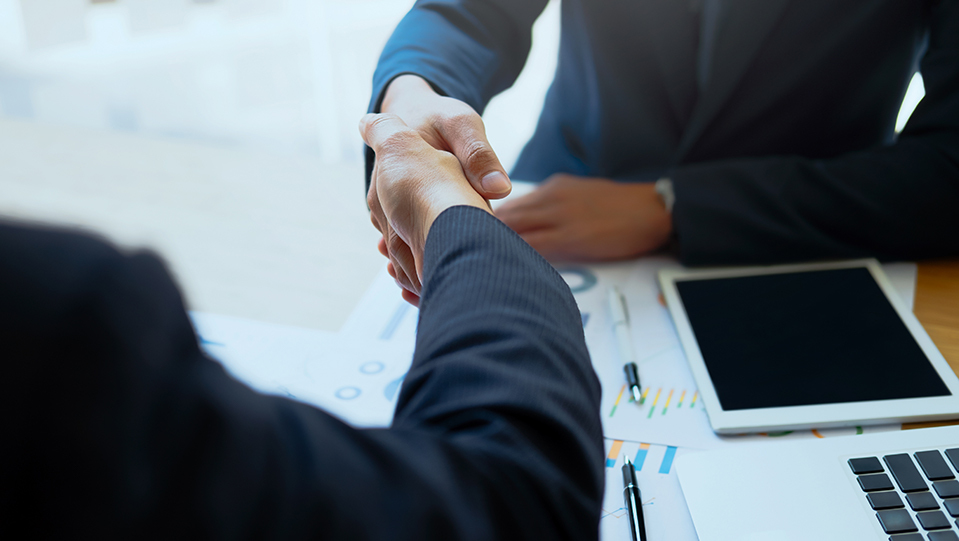 Leases Between Related Parties 